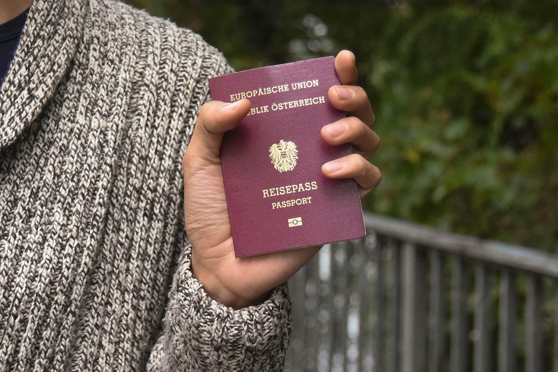 דרכון אוסטרי זכאות